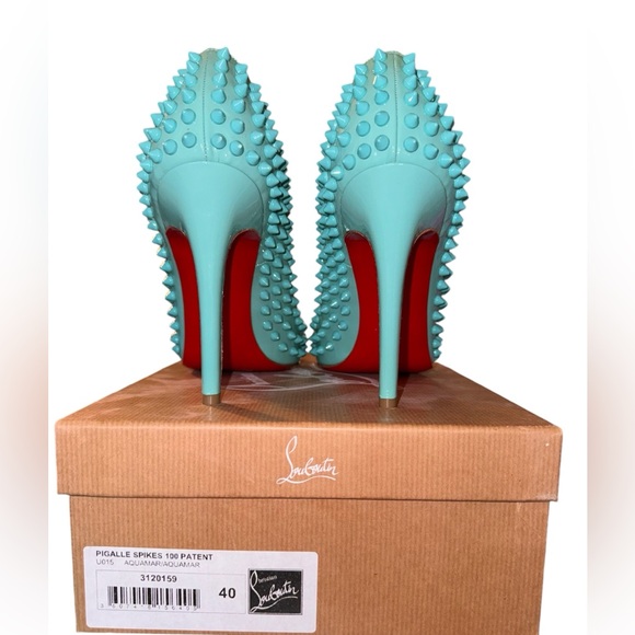 Louboutin Mint Stud Pigalle Heels size 40 - Picture 4 of 8